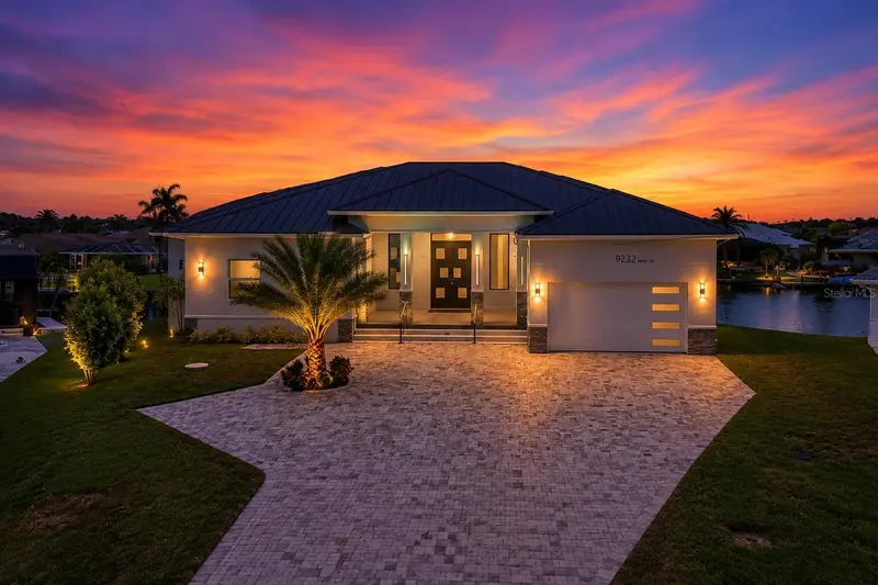9232 ARRID CIRCLE, PORT CHARLOTTE