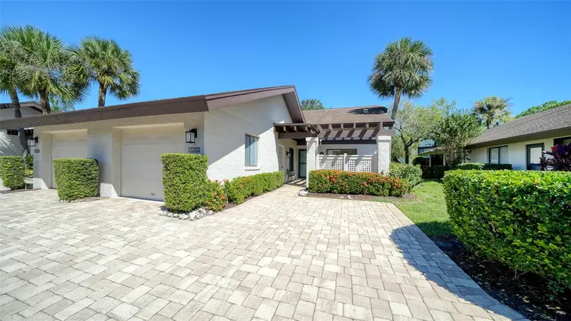 3182 WINDRUSH BOURNE #29, SARASOTA