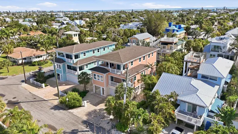 113 AQUA LANE, HOLMES BEACH