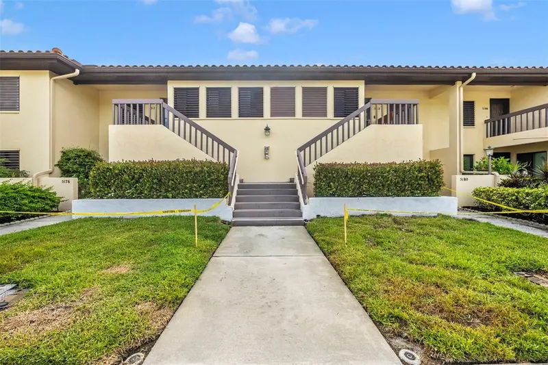 5178 LAKE VILLAGE DRIVE #86, SARASOTA