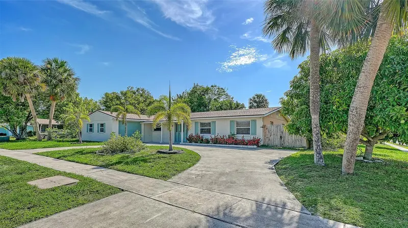 6515 COLONIAL DRIVE, SARASOTA