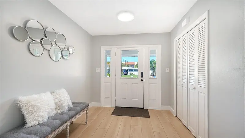 6515 COLONIAL DRIVE, SARASOTA, photo 4 of 44