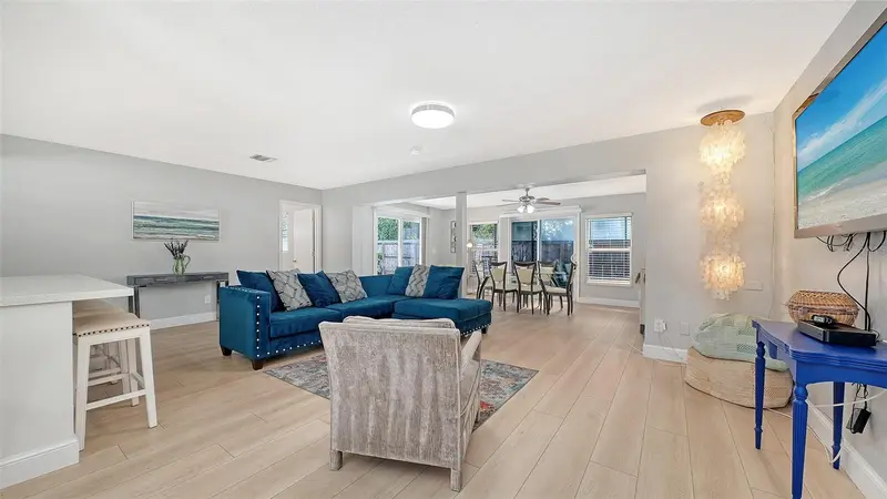 6515 COLONIAL DRIVE, SARASOTA, photo 5 of 44