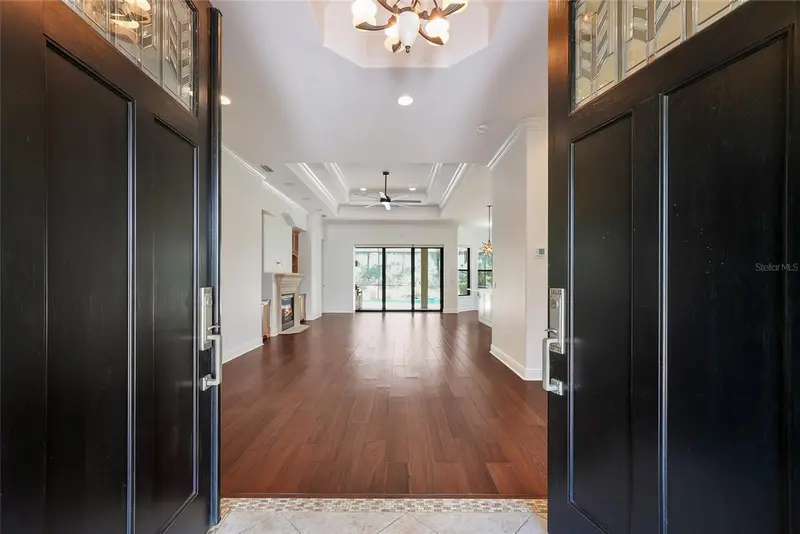15308 HELMSDALE PLACE, LAKEWOOD RANCH, photo 4 of 83