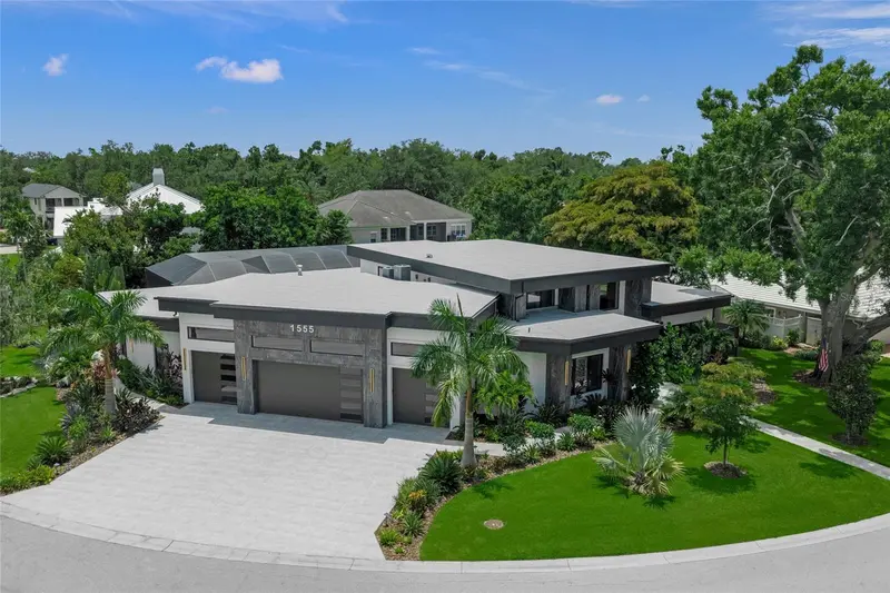1555 EASTBROOK DRIVE, SARASOTA