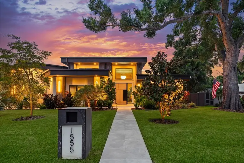 1555 EASTBROOK DRIVE, SARASOTA, photo 2 of 93