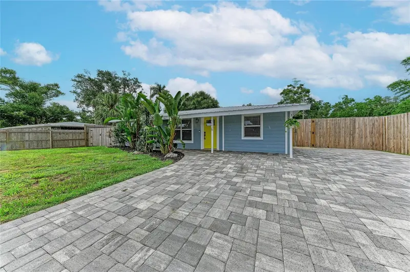 3138 WILLIAMSBURG STREET, SARASOTA