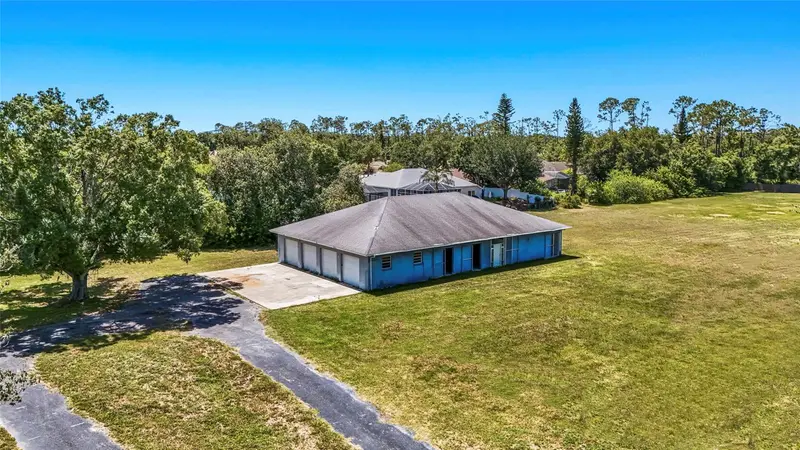 5650 CHURCHILL DOWNS ROAD, SARASOTA, photo 4 of 47