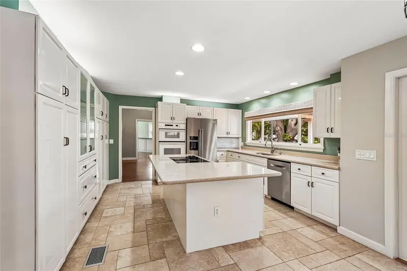 1675 LANDINGS LANE, SARASOTA, photo 2 of 64