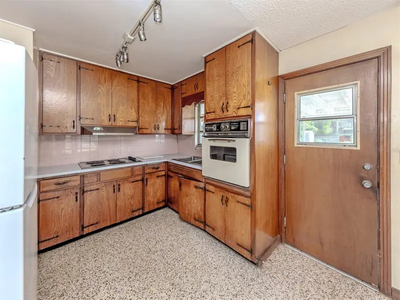 730 VENICE BOULEVARD, VENICE, photo 4 of 67