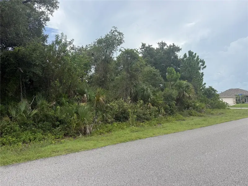 POMONA AVENUE, NORTH PORT
