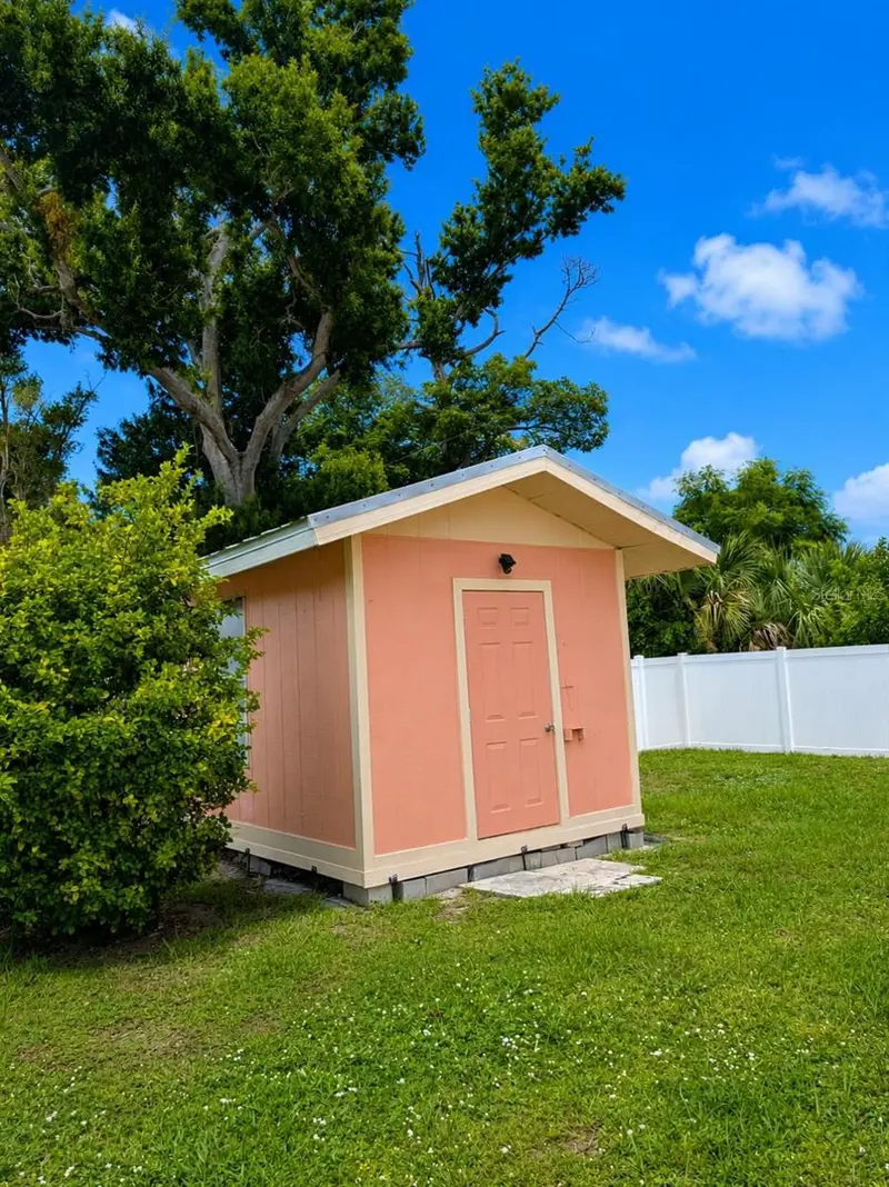 733 LAUREL AVENUE, VENICE, photo 4 of 15