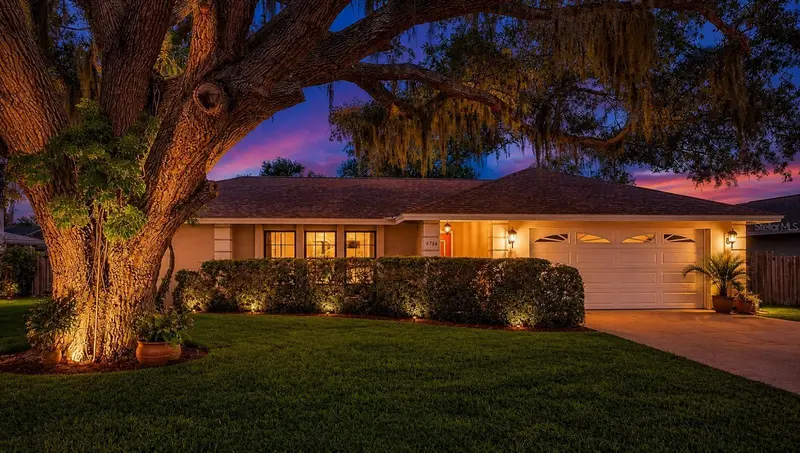 4736 CHARING CROSS ROAD, SARASOTA