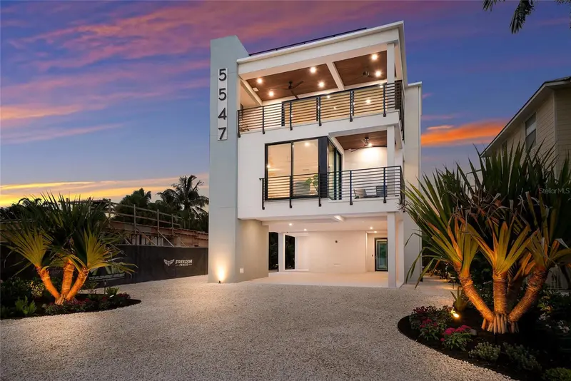 5547 AVENIDA DEL MARE, SARASOTA