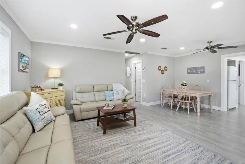 206 75TH STREET, HOLMES BEACH, photo 4 of 29