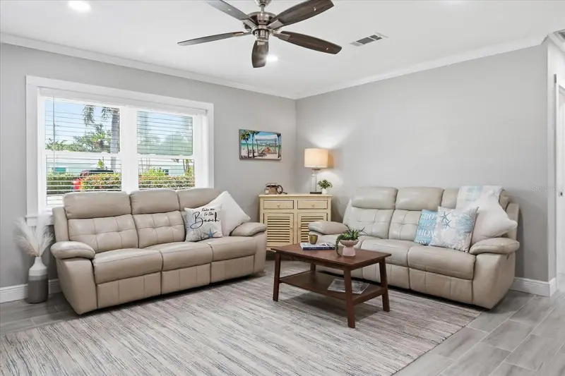 206 75TH STREET, HOLMES BEACH, photo 5 of 29