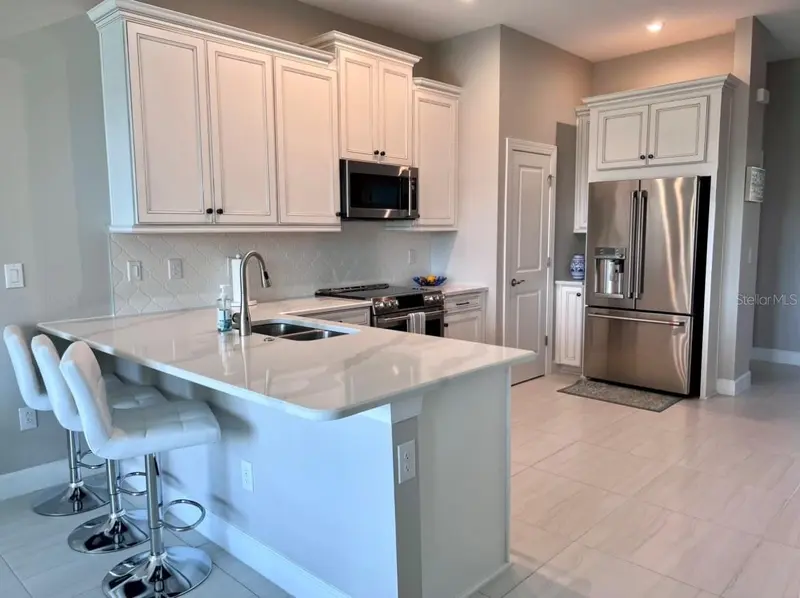 5569 CANNES CIRCLE, SARASOTA