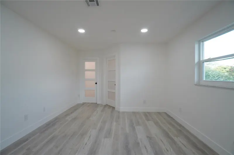 Thumbnail 31