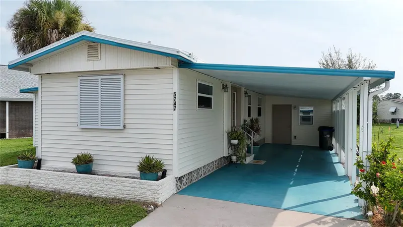 5747 HOLIDAY PARK BOULEVARD, NORTH PORT, photo 2 of 58