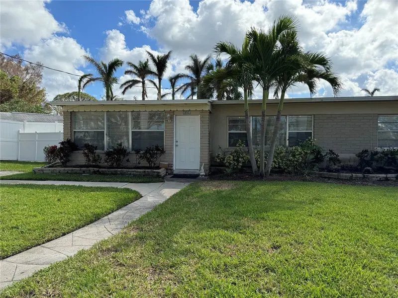 301 COLONIA LANE, NOKOMIS