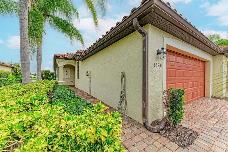 6623 CANDLESTICK DRIVE, BRADENTON, photo 2 of 75