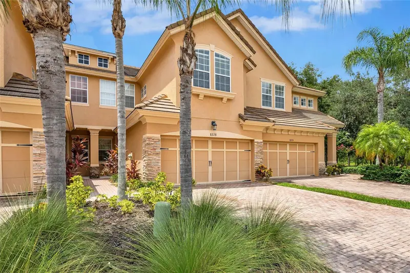 8228 VILLA GRANDE COURT, SARASOTA, photo 4 of 44