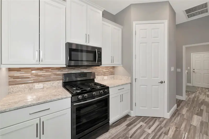 Thumbnail 16