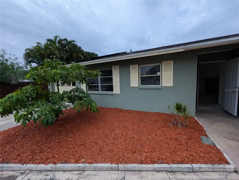 3646 LAKEWOOD DRIVE, SARASOTA, photo 2 of 14