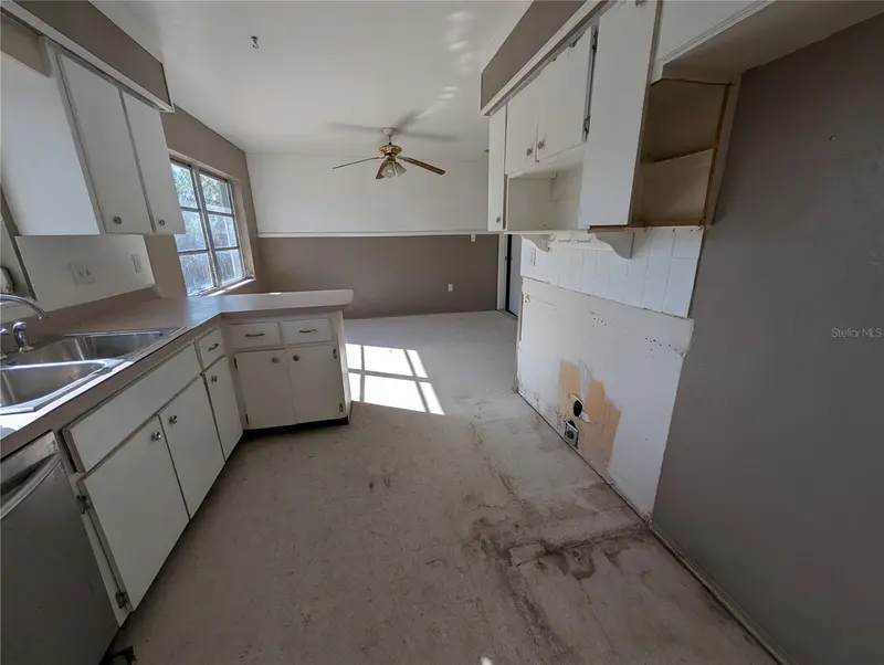3646 LAKEWOOD DRIVE, SARASOTA, photo 4 of 14