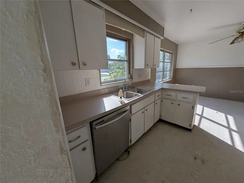 3646 LAKEWOOD DRIVE, SARASOTA, photo 5 of 14