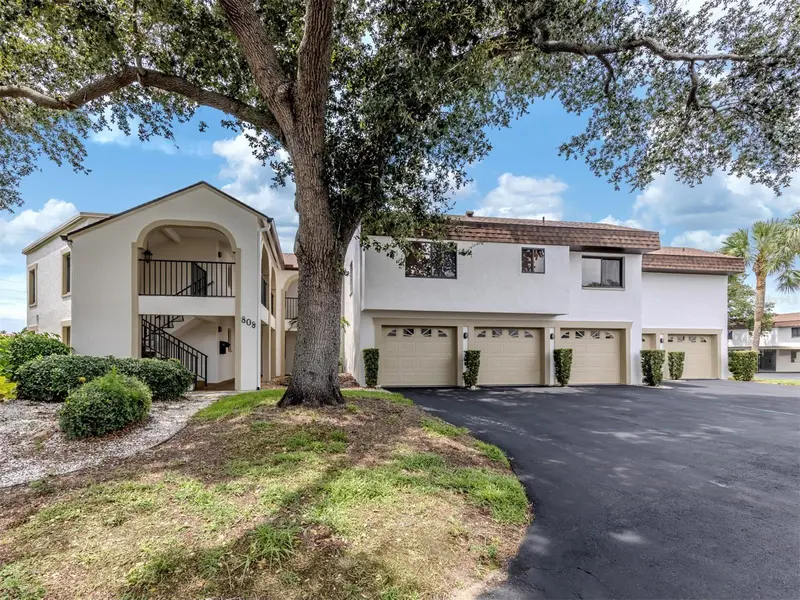 808 CAPRI ISLES BLVD #111, VENICE