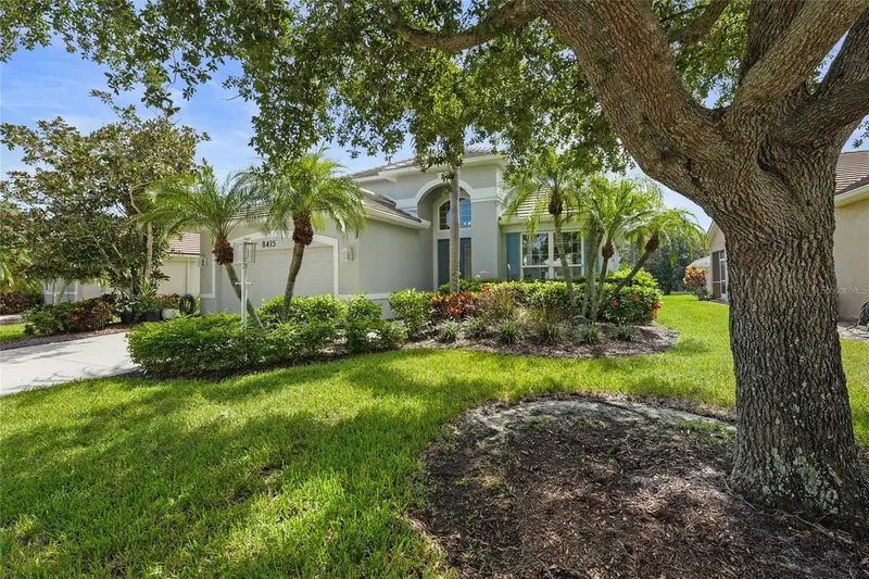 8415 WHISPERING WOODS COURT, BRADENTON