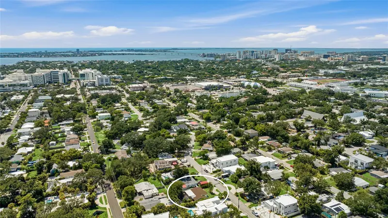 2324 TEMPLE STREET, SARASOTA, photo 3 of 36