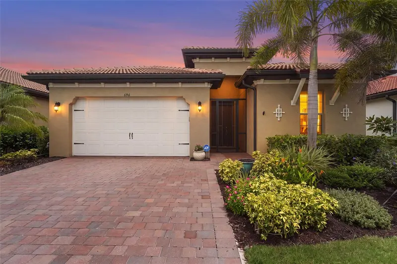 696 RAVELLO BOULEVARD, NOKOMIS