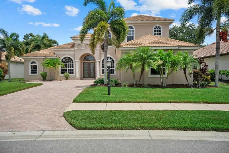 7595 TRILLIUM BOULEVARD, SARASOTA