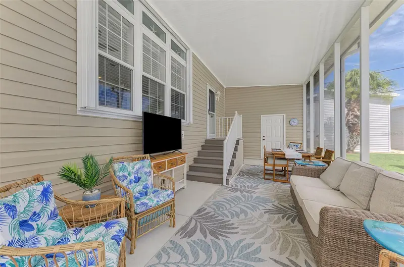 804 TURF, VENICE, photo 3 of 41