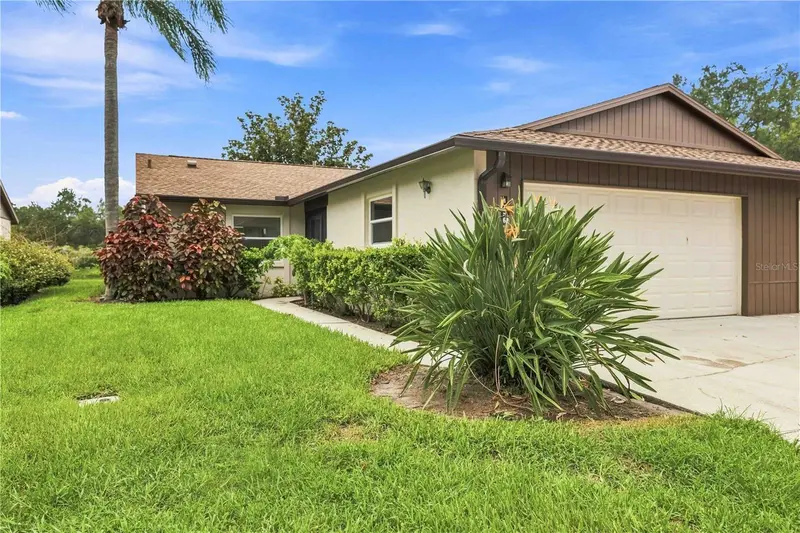 4756 OAK HILL DRIVE #16, SARASOTA, photo 2 of 35