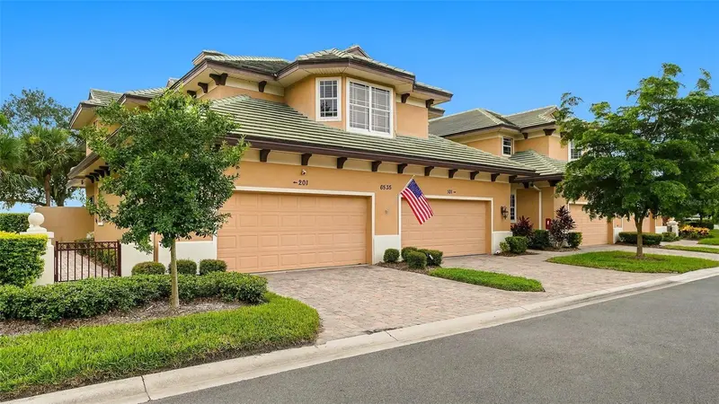 6535 MOORINGS POINT CIRCLE #101, LAKEWOOD RANCH