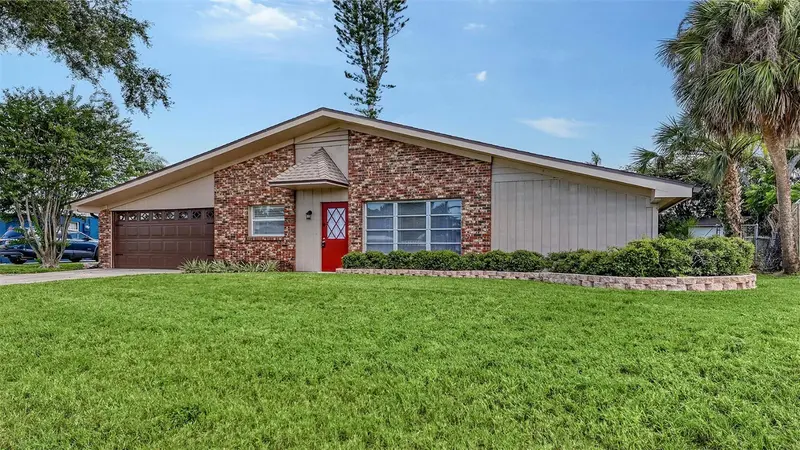 2551 WANETA DRIVE, SARASOTA