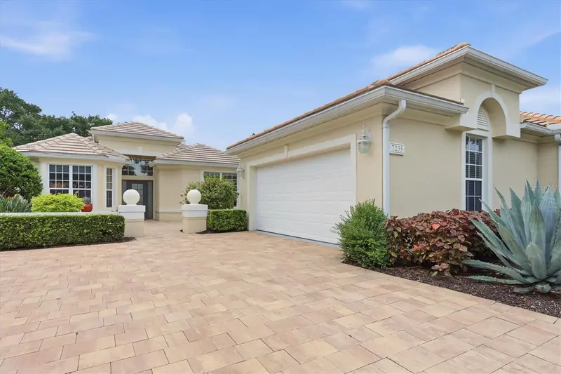 7235 KENSINGTON COURT, UNIVERSITY PARK