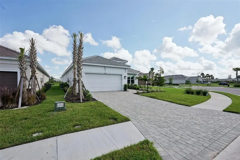 16415 ISOLA PLACE, LAKEWOOD RANCH, photo 2 of 78