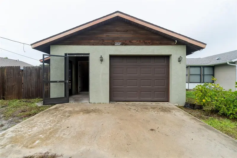 2227 BENSON STREET, SARASOTA