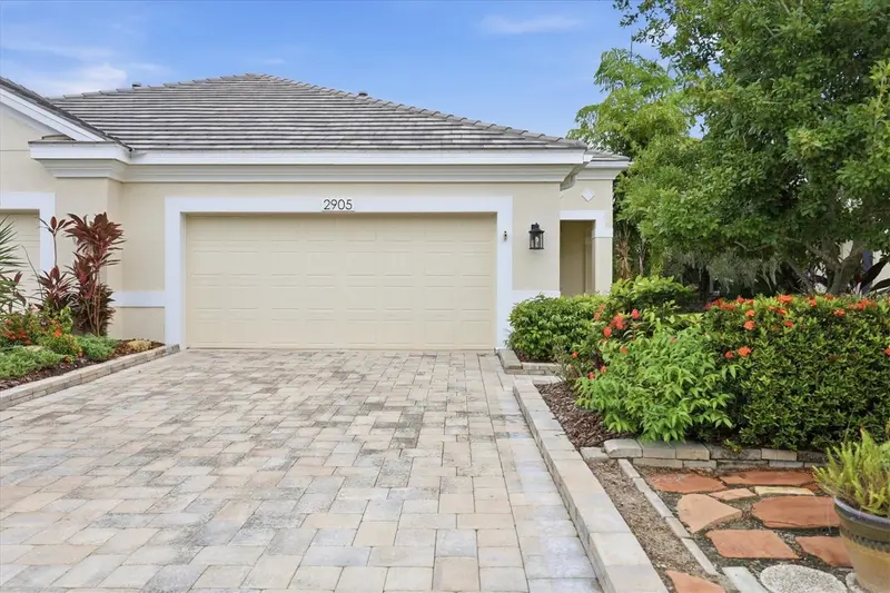 2905 TRUSTEE AVENUE, SARASOTA, photo 3 of 51
