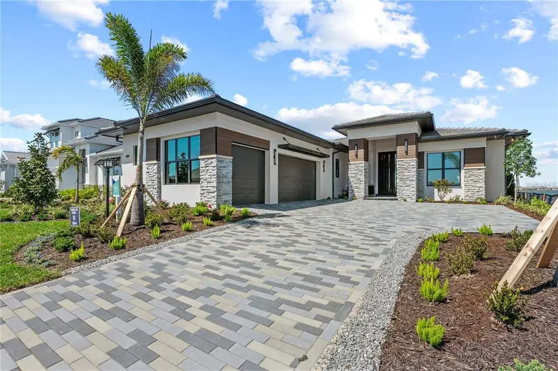 800 BLUE SHELL LOOP, SARASOTA