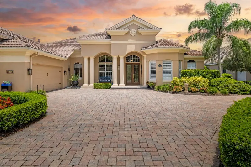 7215 CHATSWORTH COURT, BRADENTON