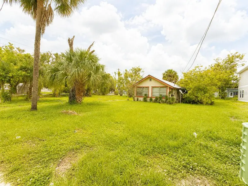 207 LEE AVENUE, ARCADIA