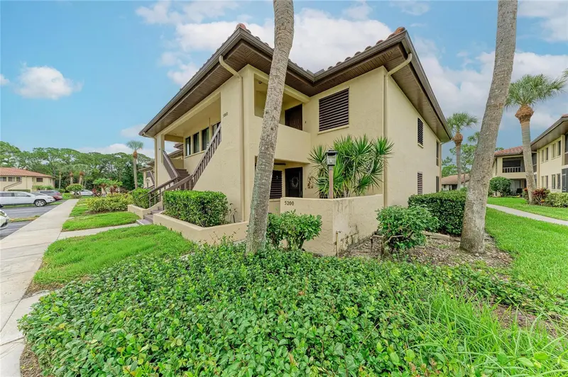 5200 LAKE VILLAGE DRIVE #79, SARASOTA