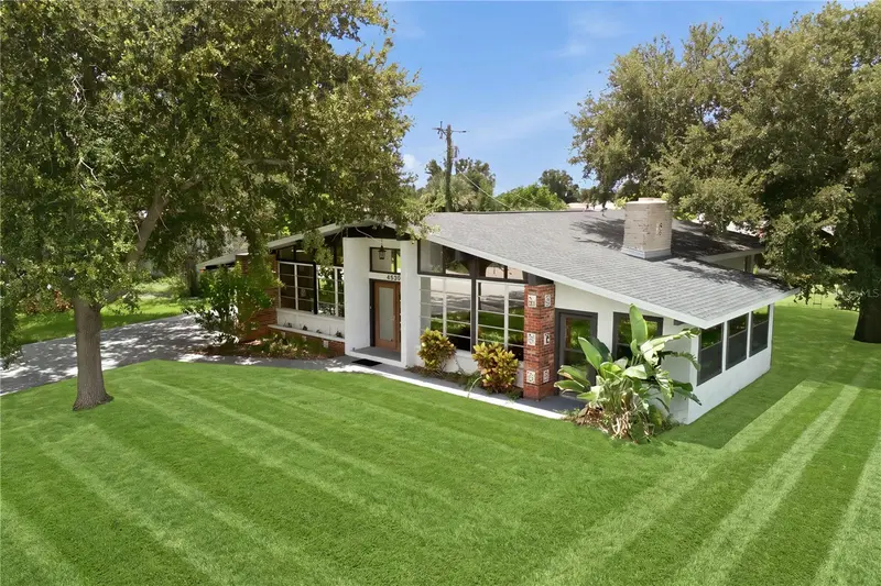 4232 PANDORA ROAD, VENICE