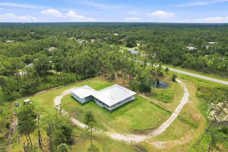 8146 TROPICAIRE BOULEVARD, NORTH PORT
