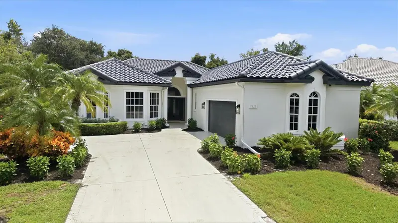 7825 WILTON CRESCENT CIRCLE, BRADENTON